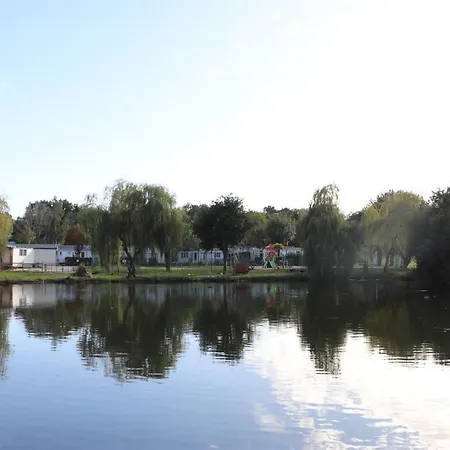 Camping Mobil Avec Terrasse - 9 Pers. - Api-1-52-2044
