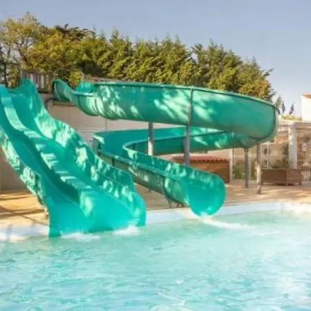 Campsite Mobil Avec Terrasse - 9 Pers. - Api-1-52-2044 Bretignolles-sur-Mer